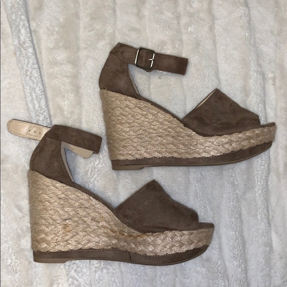 LAST CALL: Wedges